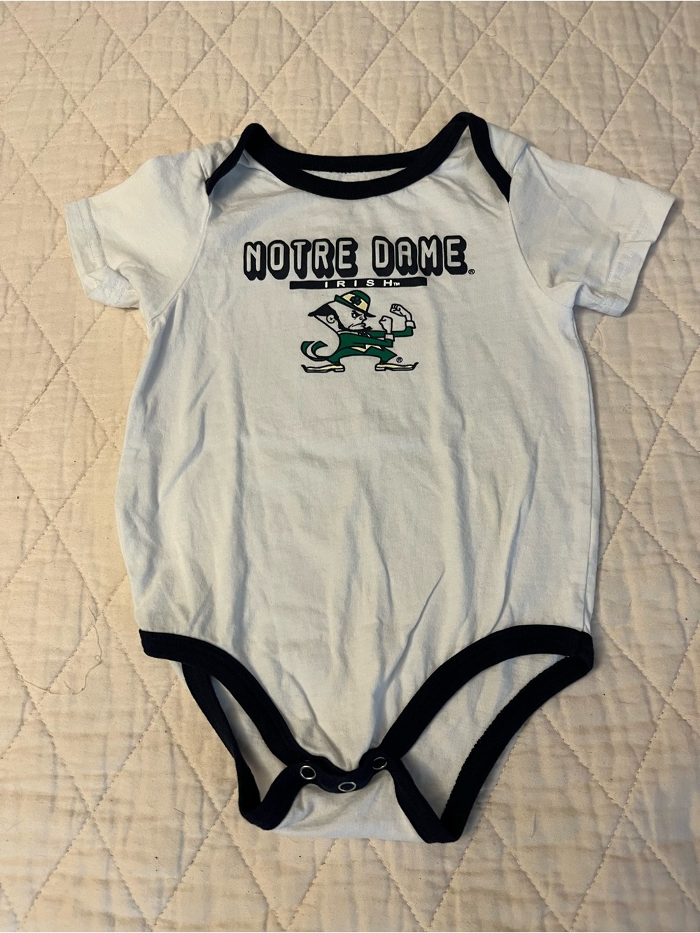 Official Notre Dame Fighting Irish infant One-Piece Bodysuit Onesie 6-12 mo